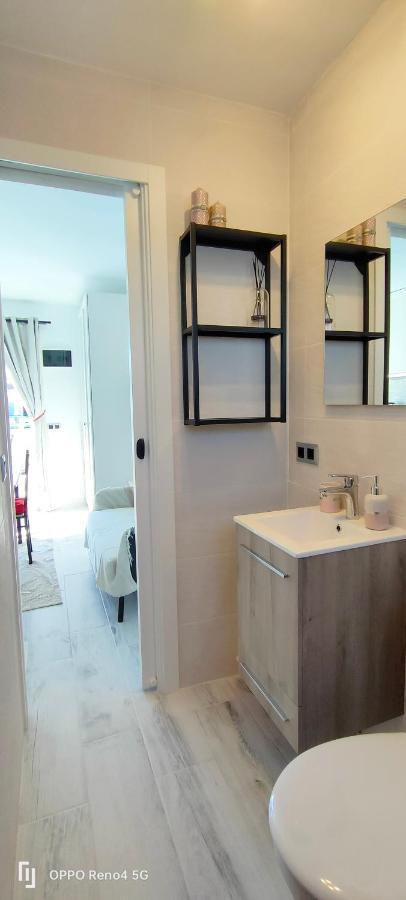 Red Apartment ปูแอร์โตเดลคาร์เมน ภายนอก รูปภาพ