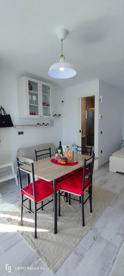 Red Apartment ปูแอร์โตเดลคาร์เมน ภายนอก รูปภาพ