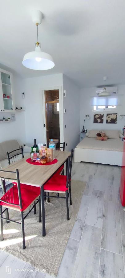 Red Apartment ปูแอร์โตเดลคาร์เมน ภายนอก รูปภาพ