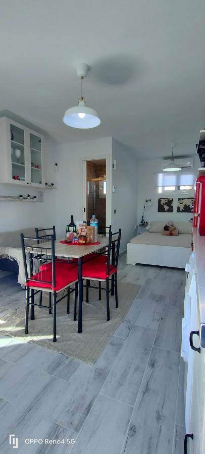Red Apartment ปูแอร์โตเดลคาร์เมน ภายนอก รูปภาพ
